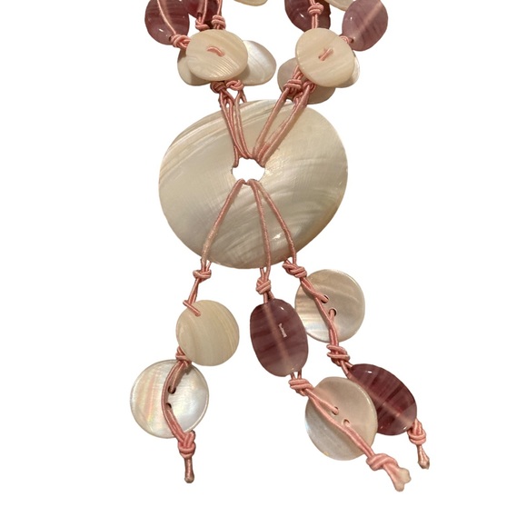 Vintage Mother Of Pearl Necklace - Picture 7 of 8